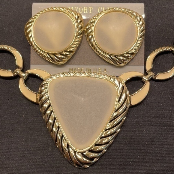 Vintage Silver Tone & Opaque Frosted White Retro Necklace & Clip On Earring Set - Picture 3 of 5